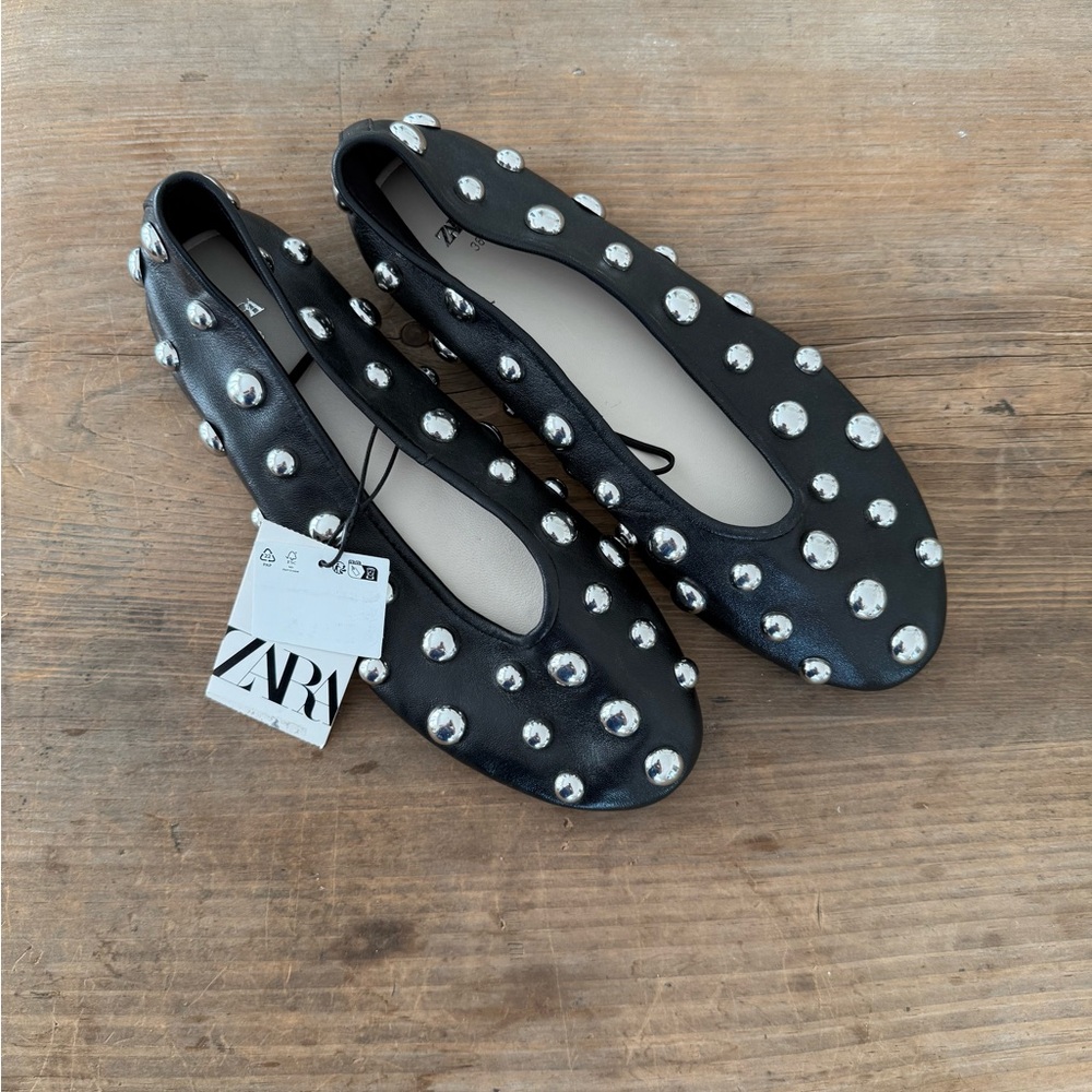 NWT Zara Black and Silver Flats